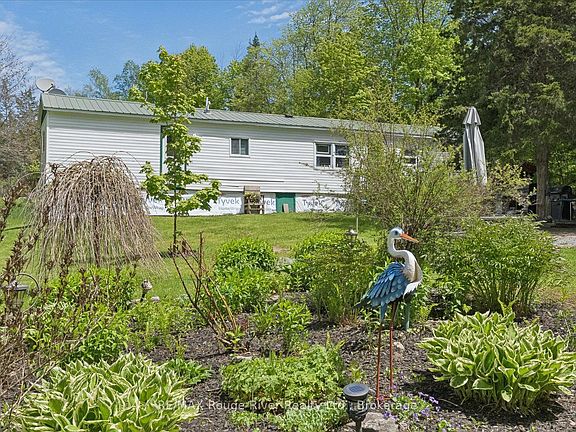 3rd image of 189 Pine Ct