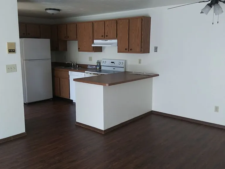 2833 University Ave — Photo 1