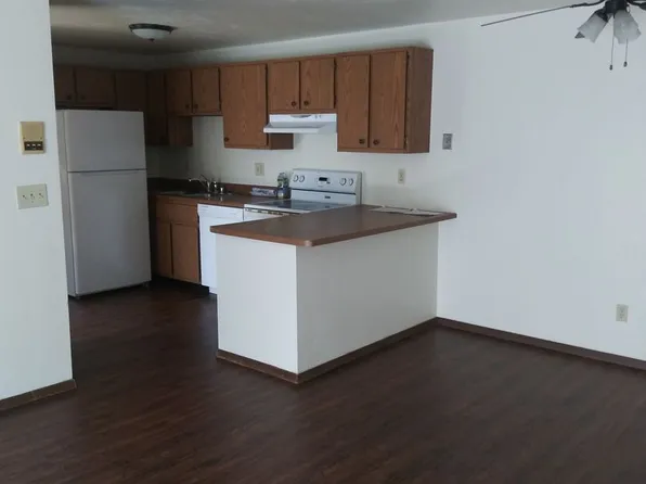 University Apartments, 2833 University Ave, Green Bay, WI 54311