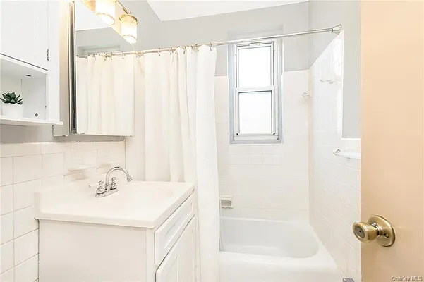 Sold by Re/Max In The City | media 10