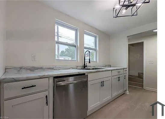 14817 Naples Ave — Photo 7