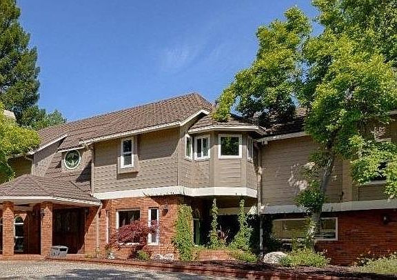 3rd image of 5537 Ridge Park Dr