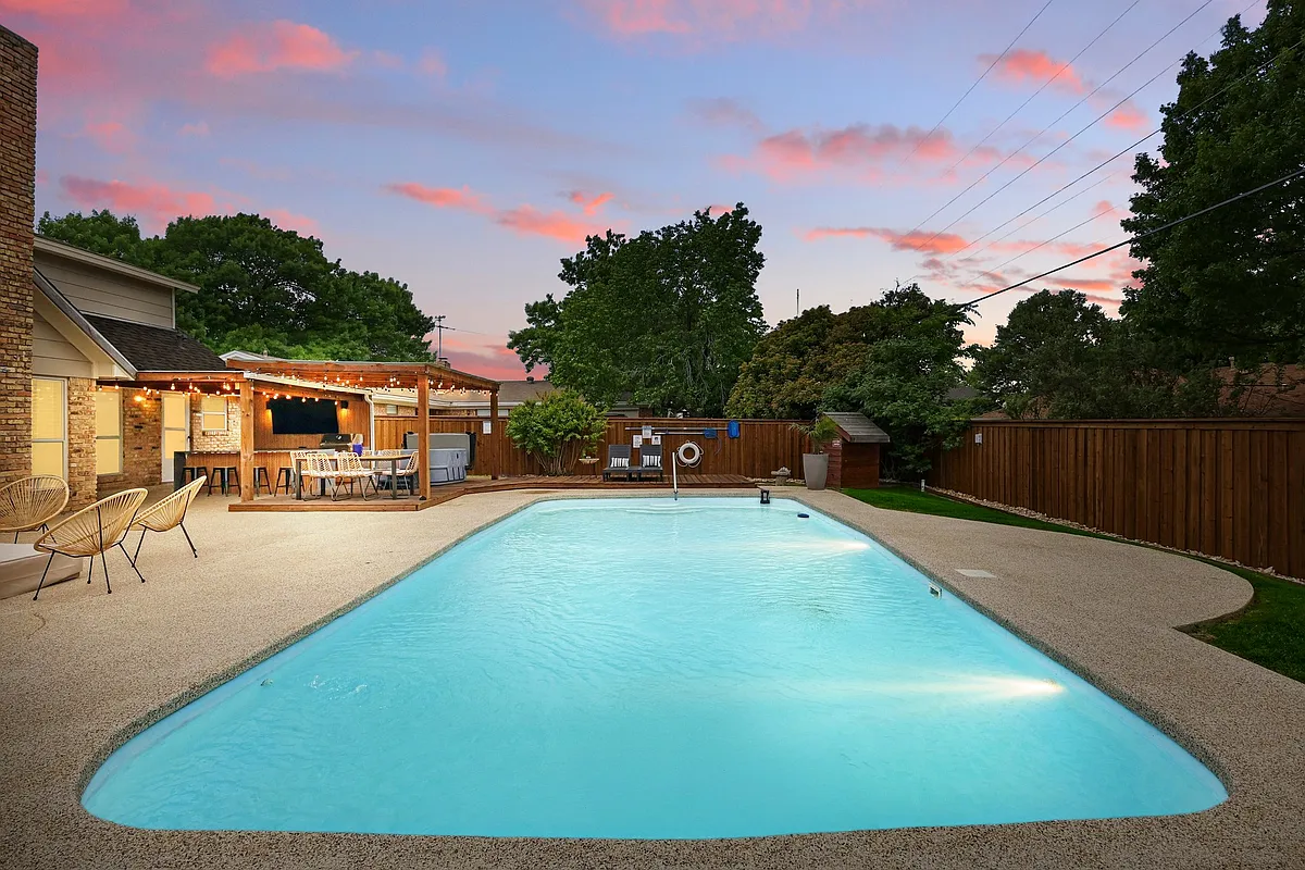 Building Photo - 6333 Tosca Dr