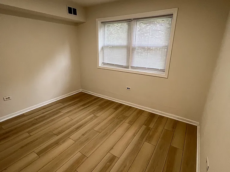 1756 W North Shore Ave #B — Photo 7