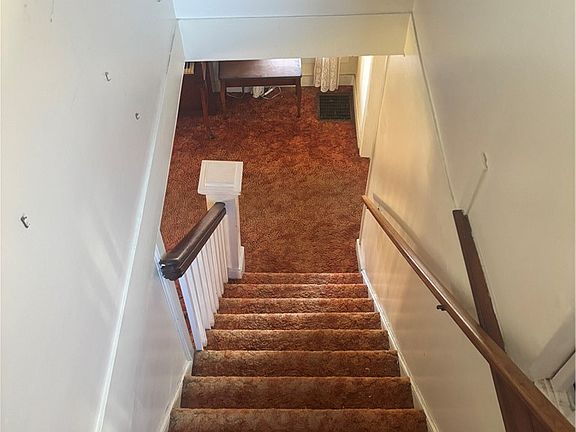 5th image of 388 Southside Dr