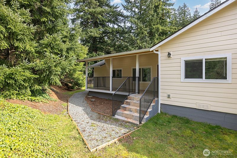 3rd image of 921 Autumn Lane #203