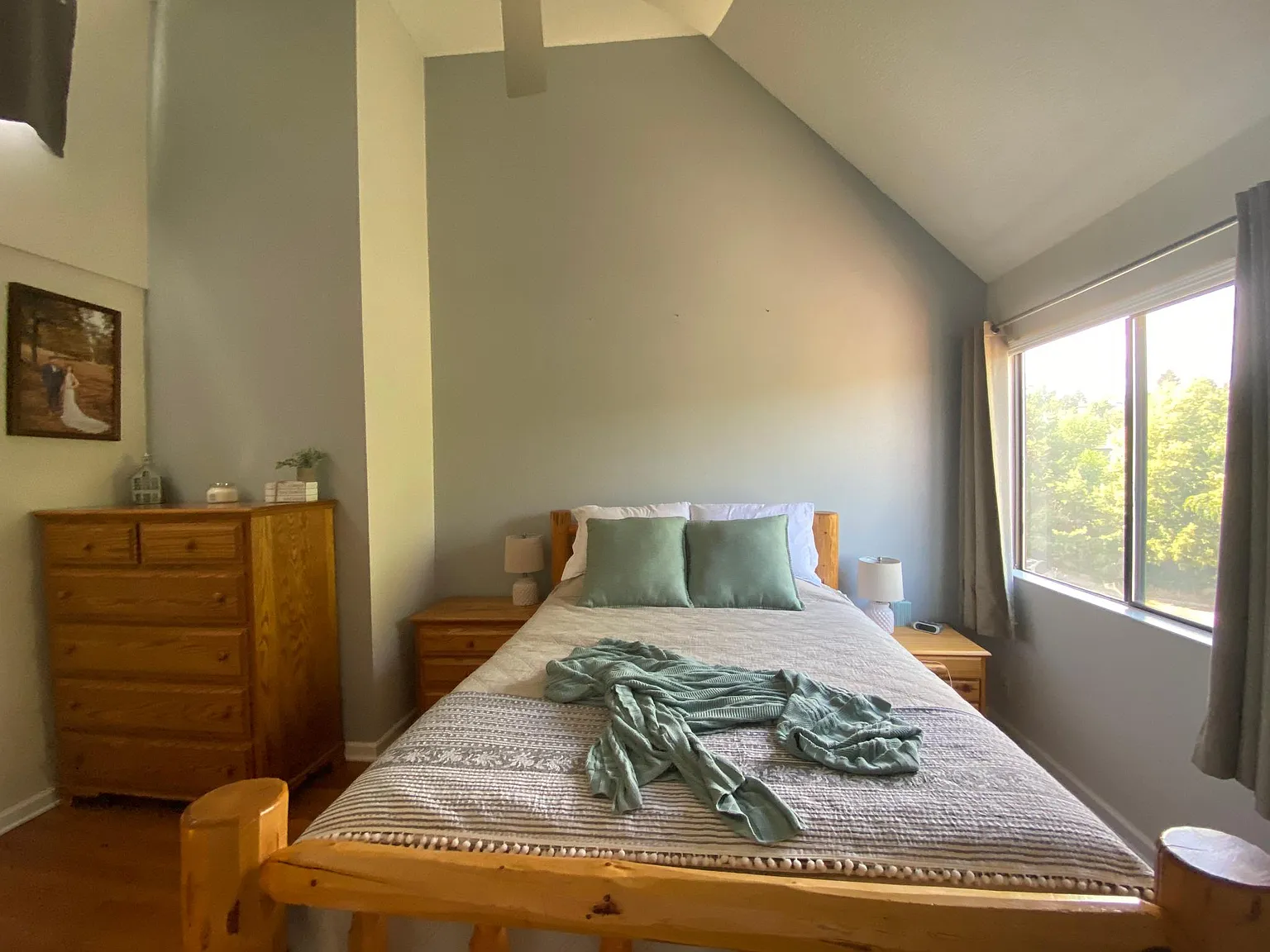 2 bed, 1.5 bath, 824 sqft, $1,750 — Photo 2
