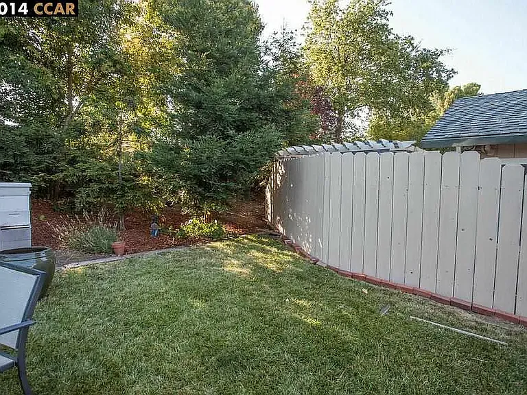 2449 Casa Way — Photo 20