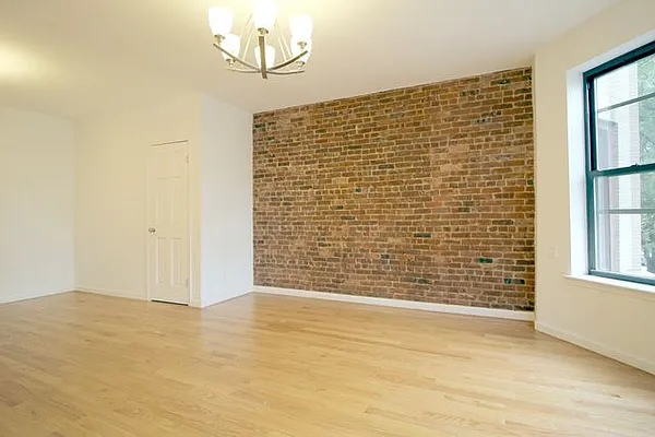 Rented by Elite NY Holdings | media 27