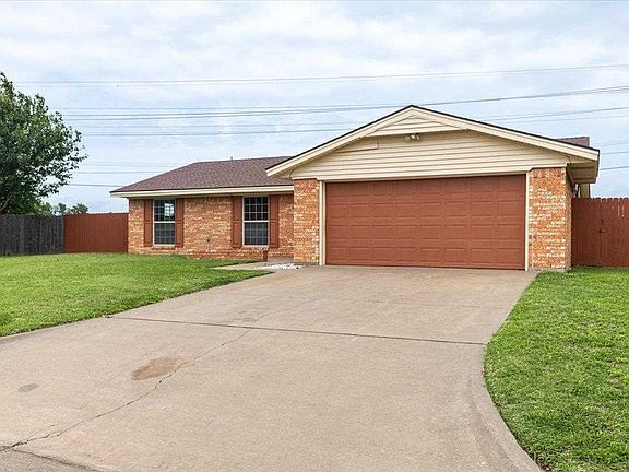 3rd image of 107 SE Tattershall Way