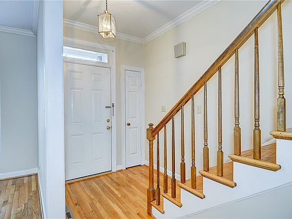 3rd image of 423 W Princess Anne Rd