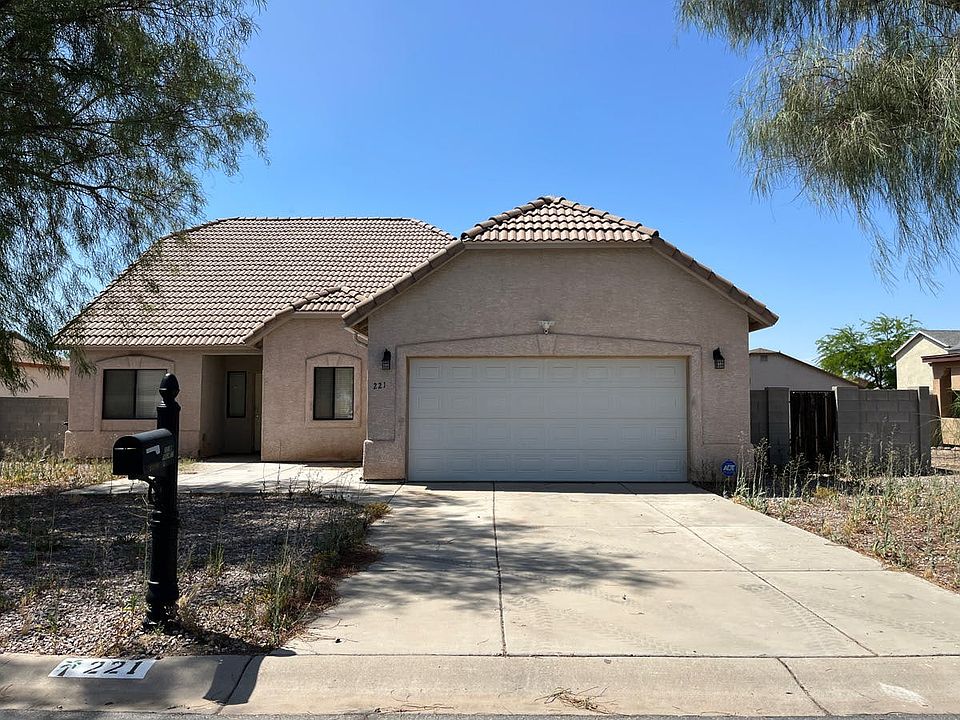 1st image of 221 W Palm Ct