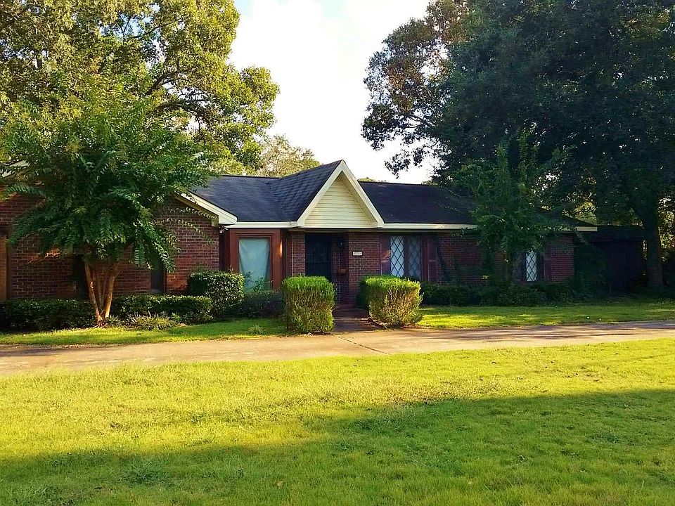 1st image of 204 Tanglewood Dr