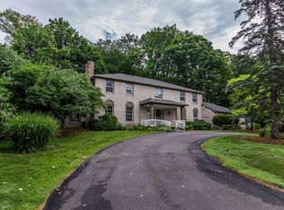 28444 Danvers Ct, Farmington Hills, MI
