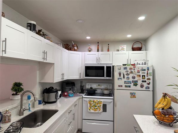 8540 SW 149th Ave APT 813