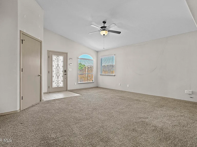 4989 Marcella Santillana — Photo 22