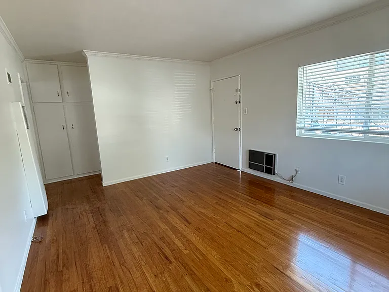 446 E Cypress Ave — Photo 12