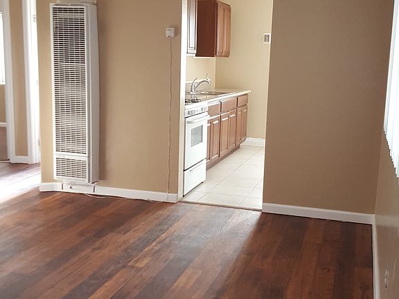 4th image of 2967 54th St