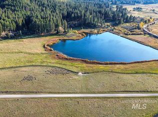 11 Hall Ln, Cascade, ID 83611