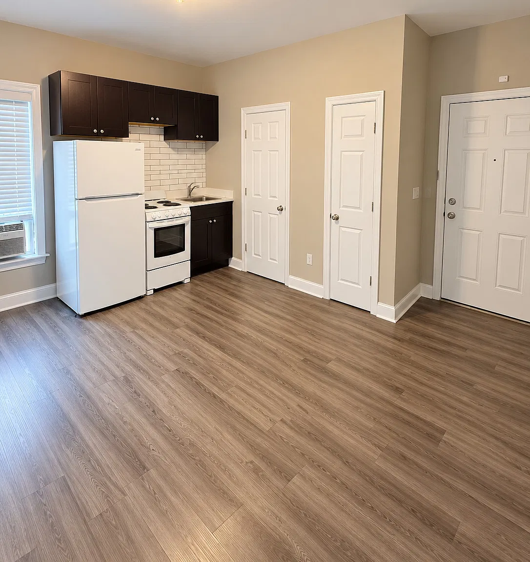 Studio, 300 sqft, $1,300 — Photo 2