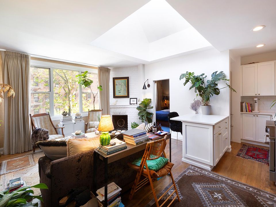 1st image of 459 Hudson St APT 3A