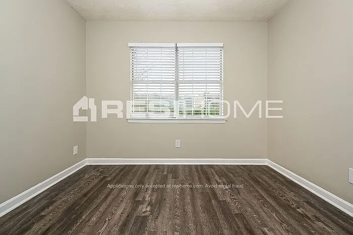 5949 Creekside Dr — Photo 9