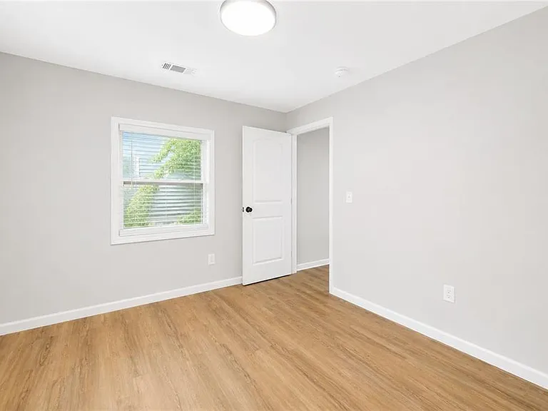 1639 Bridgeport Dr NW — Photo 14