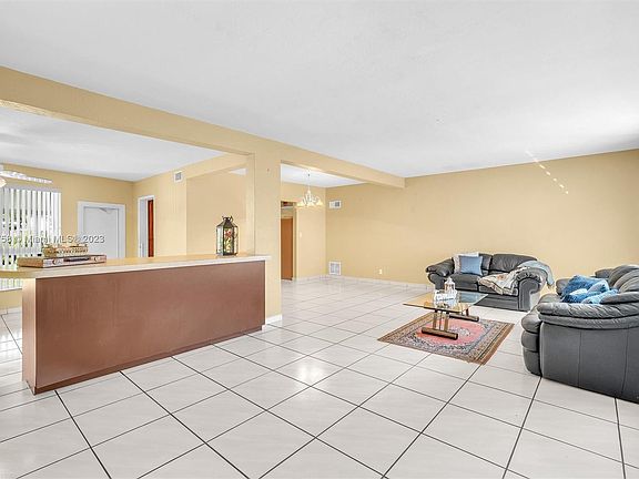 5th image of 12520 NE 1st Ct