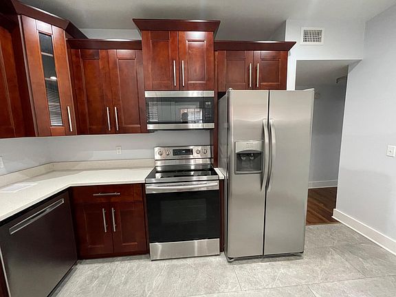 3rd image of 1503 Cherry St #1503