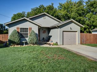 605 N Builders Cir, Springfield, MO 65803