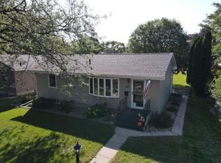 1417 E 4th Ave, Mitchell, SD 57301