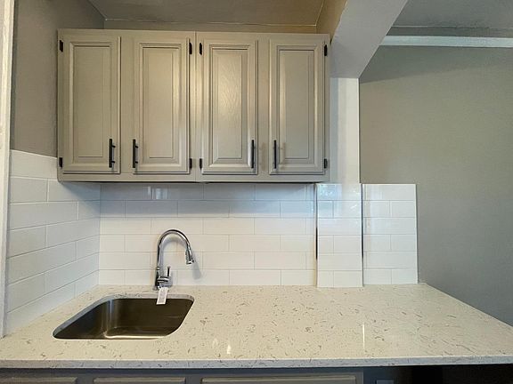 3rd image of 5804 N Mason Ave #2A
