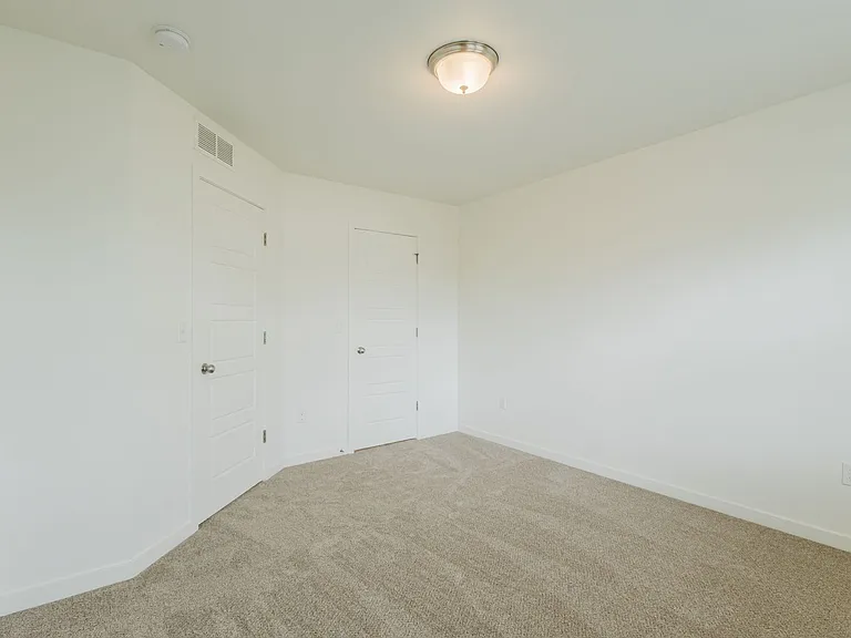 2656 Champagne Ave — Photo 34