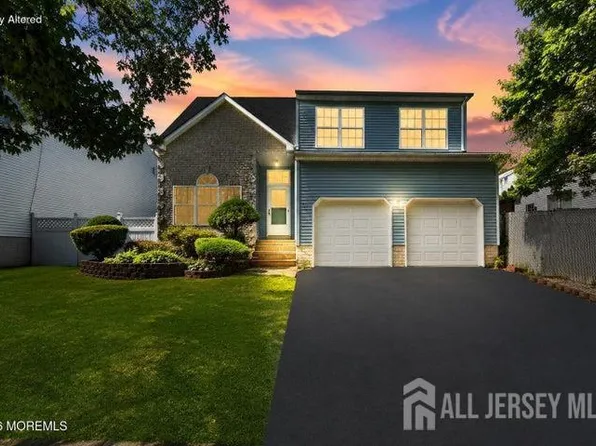 116 Wainwright Dr, Matawan, NJ 07747
