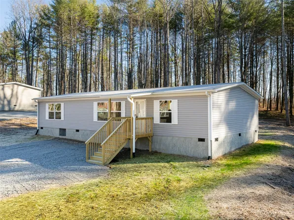 212 Woodrow Way, Hendersonville, NC 28792