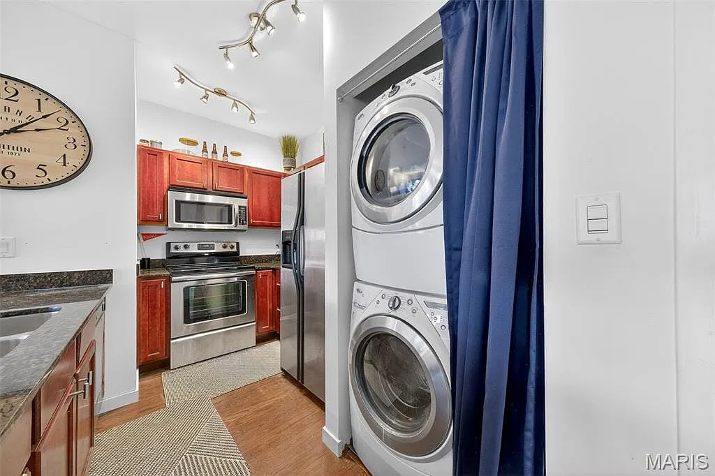 2 bed, 1.0 bath, 928 sqft, $1,395 — Photo 4