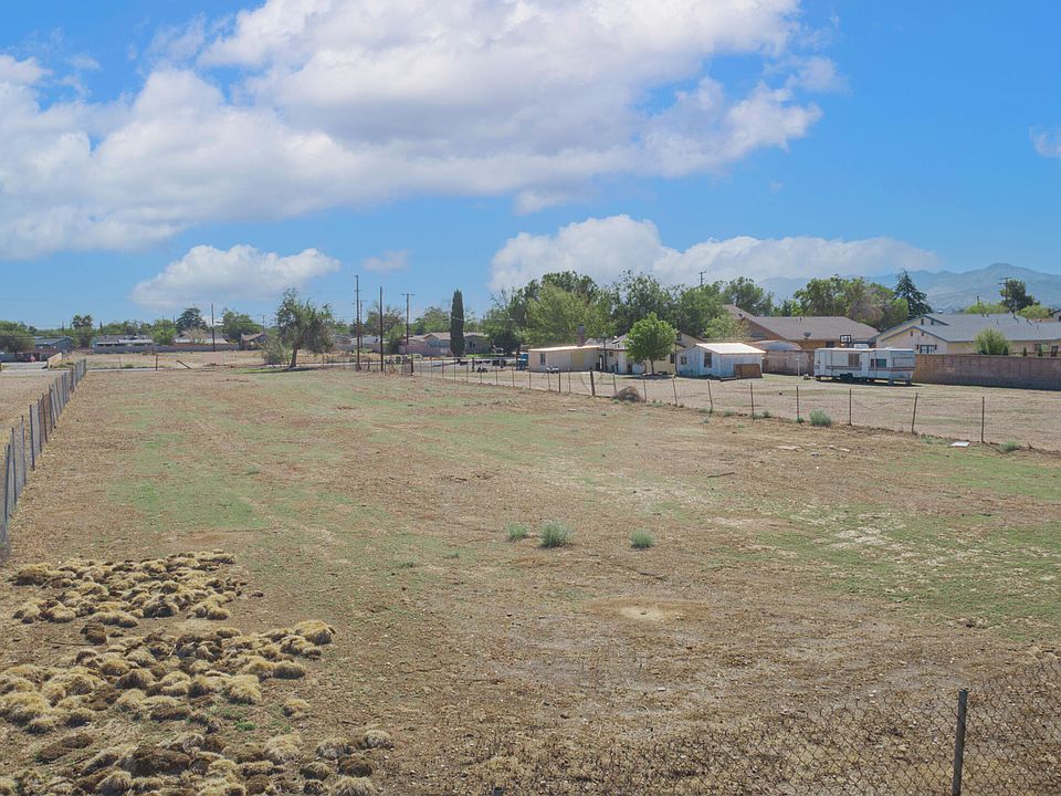 2nd image of 15th St E