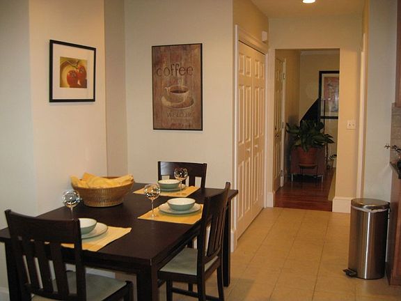 Eat-in Kitchen 