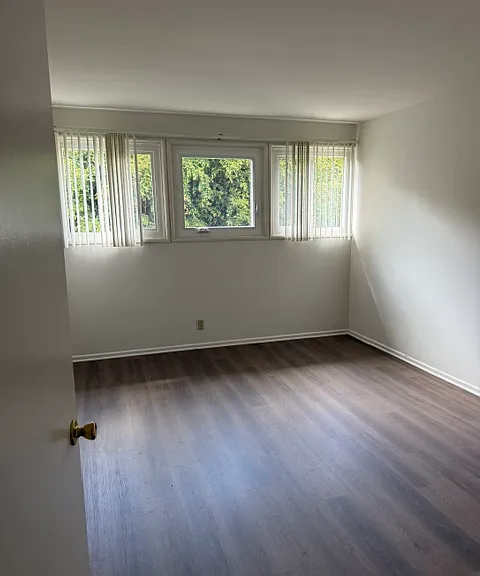442 Landfair Ave #1/2 — Photo 9