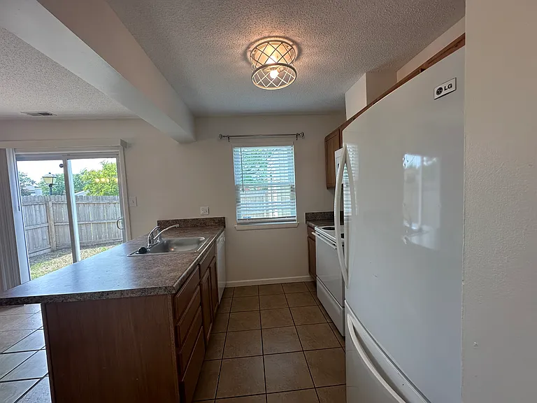 3590 Windmill Dr — Photo 8