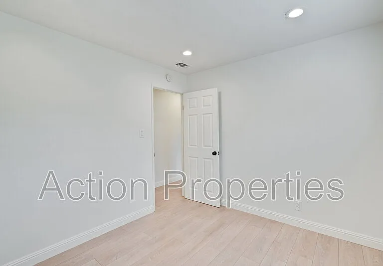 2126 Warmwood Ln — Photo 22