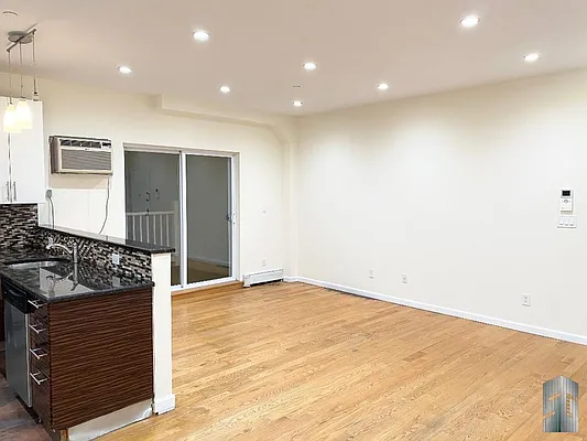 Rented by Skyline Group Real Estate | media 3