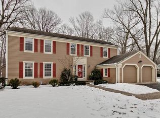 14 Portshire Dr, Lincolnshire, IL