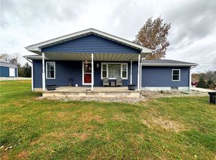 4044 E Skyline Dr, Decatur, IL 62521