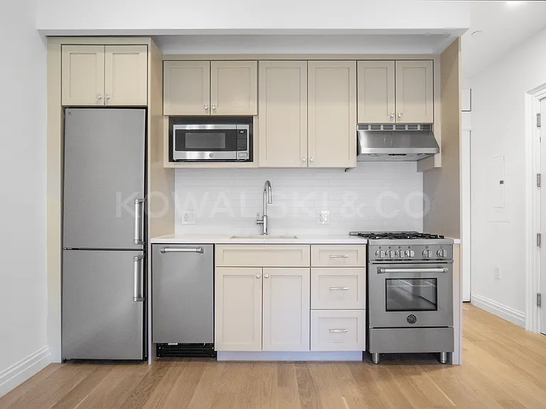 120 W 74th St #3B — Photo 5
