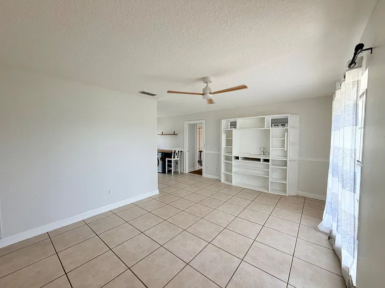 3950 Baldwin Dr — Photo 2