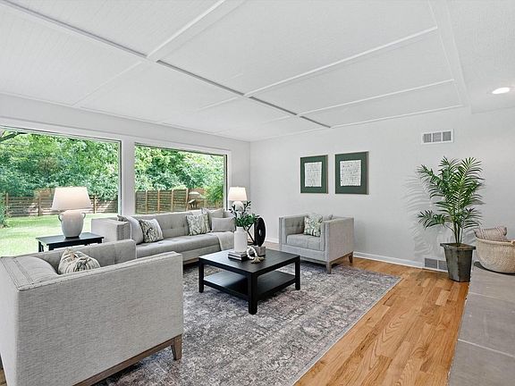 3rd image of 9210 N Pelham PARKWAY