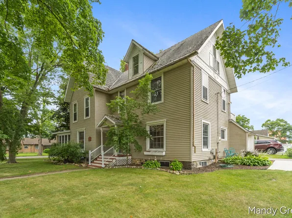 118 S 2nd St, Carson City, MI 48811