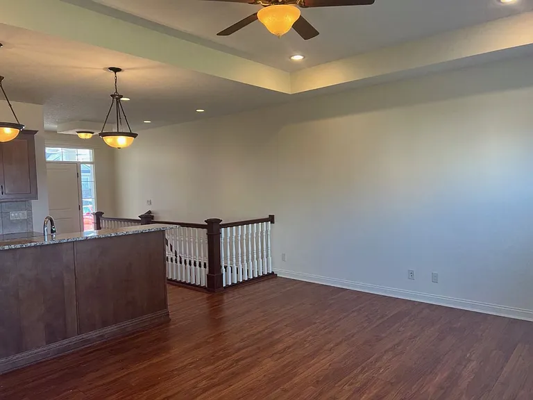 2712-16 London Dr — Photo 6