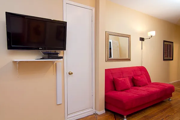 Rented by I Stay NY LLC | media 14